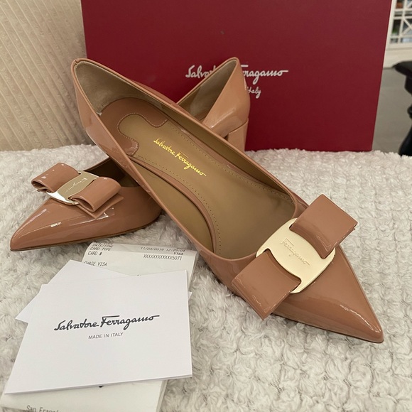 Salvatore Ferragamo Shoes - Salvatore Ferragamo Pointed Toe Pumps